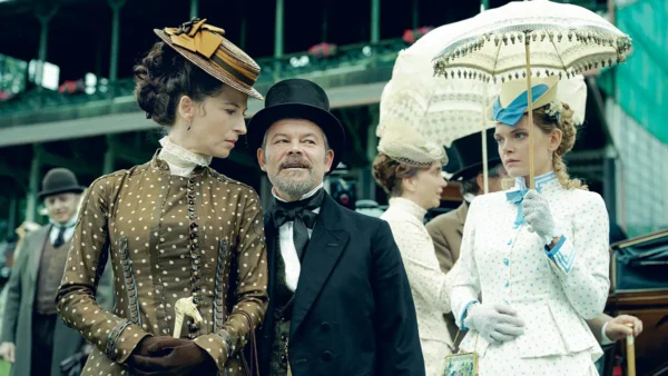 THEDOLL-NETFLIX-FOT-R.PALKA-04.jpg-600x338.webp