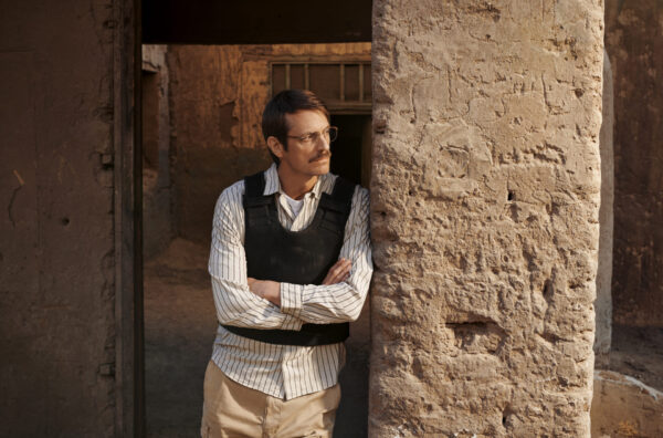 Joel-Kinnaman-as-John-Nixon-600x396.jpg