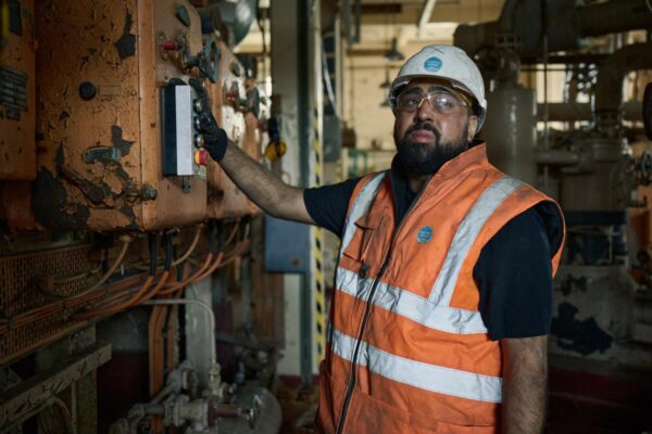 Asim_Dirty-Business-1-600x400.jpg