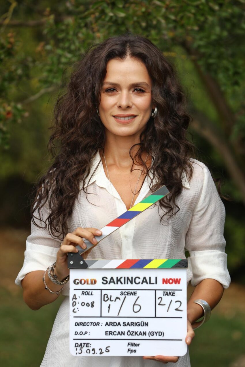 Özge Özpirinçci “Sakıncalı” dizisinin çekimlerine başladı