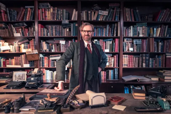 Bookish-Alibi-Mark-Gatiss-3d7ac5a-600x400.webp