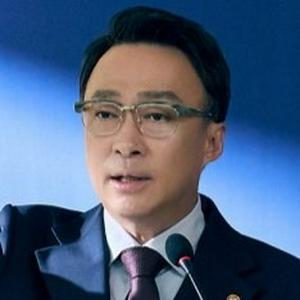 Choi-Gang-seok.jpg